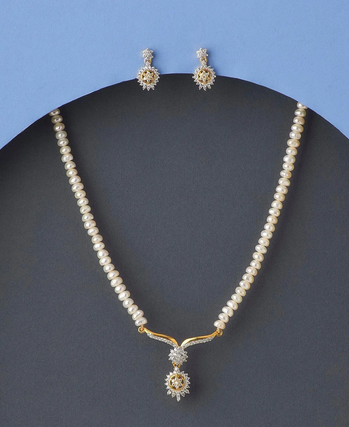 Elegant Pearl Necklace Set